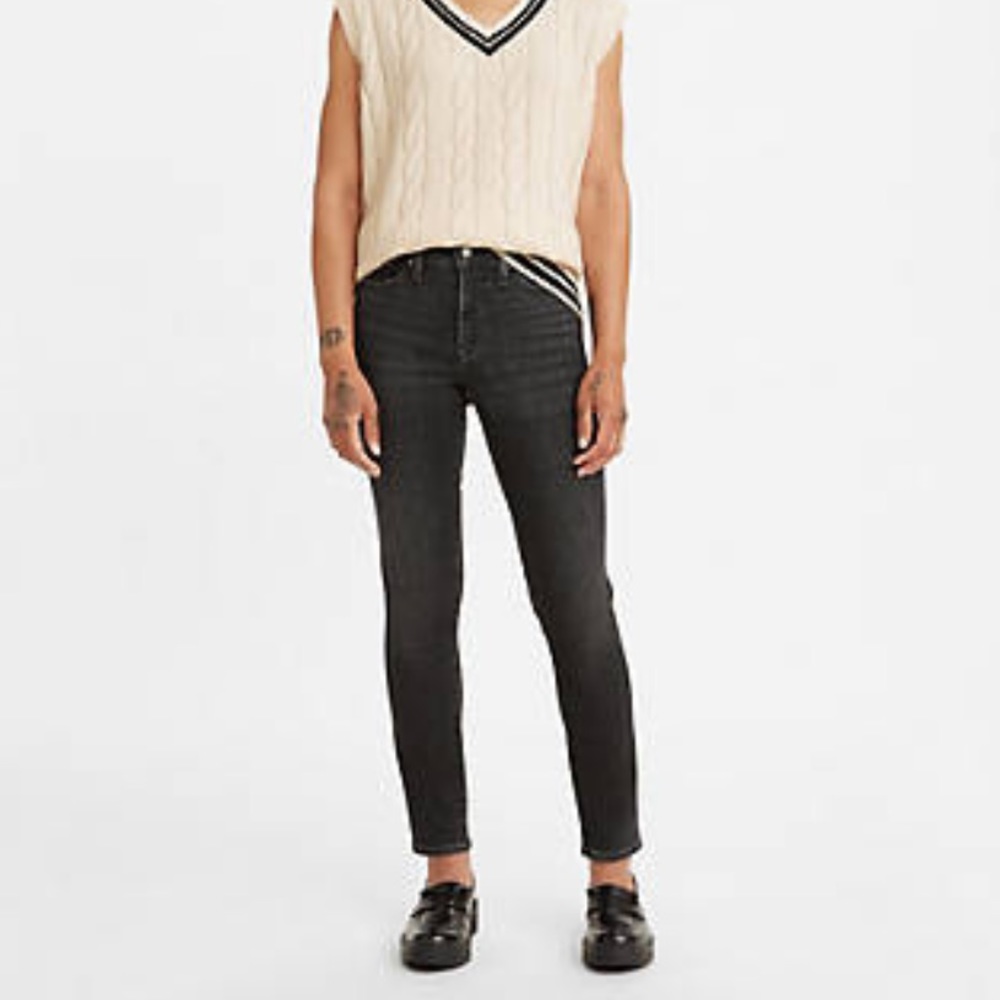 Levi’s stretchy skinny jeans